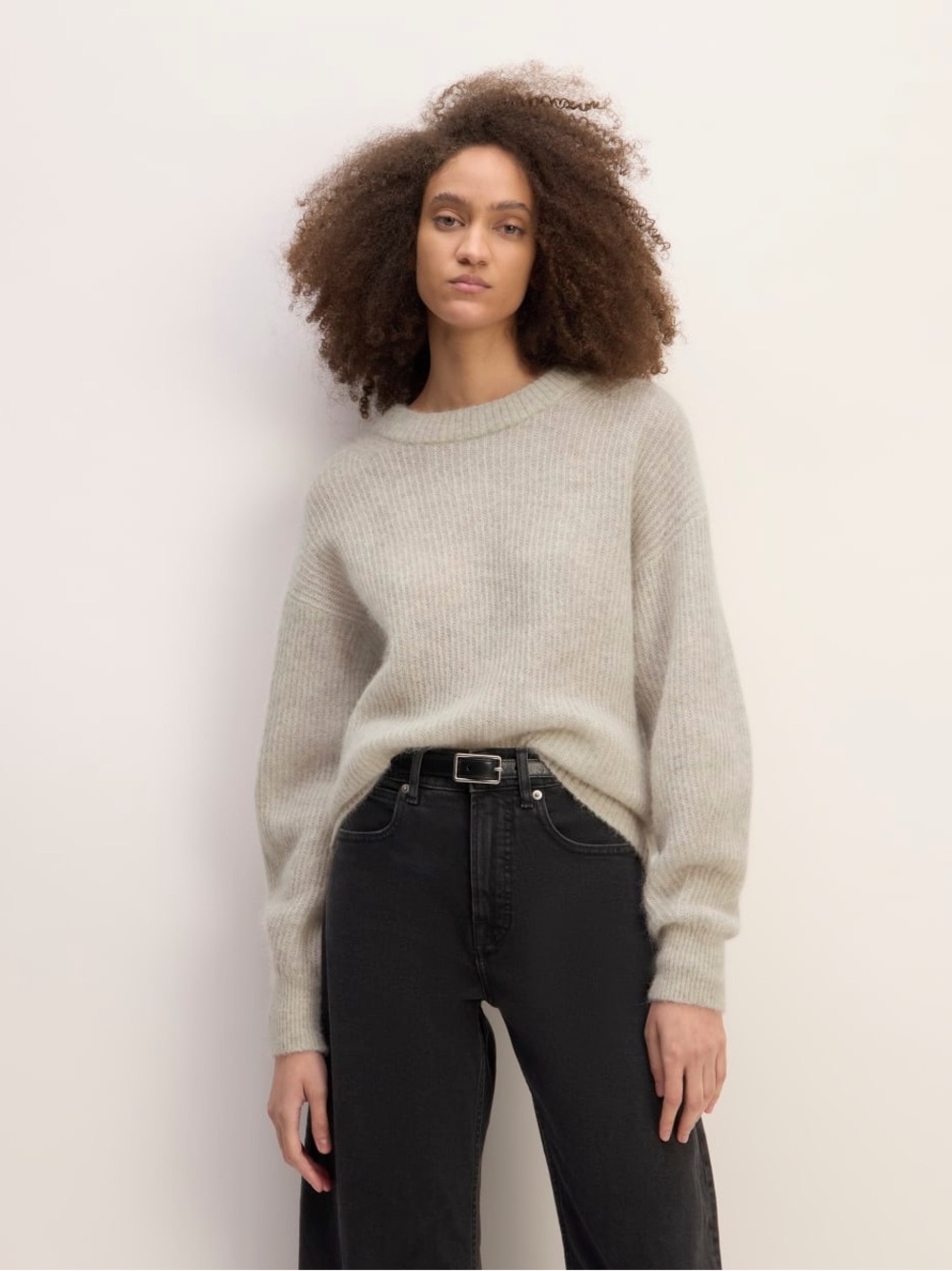 Everlane Cocoon Crew Sweater in Alpaca in Pumice Stone